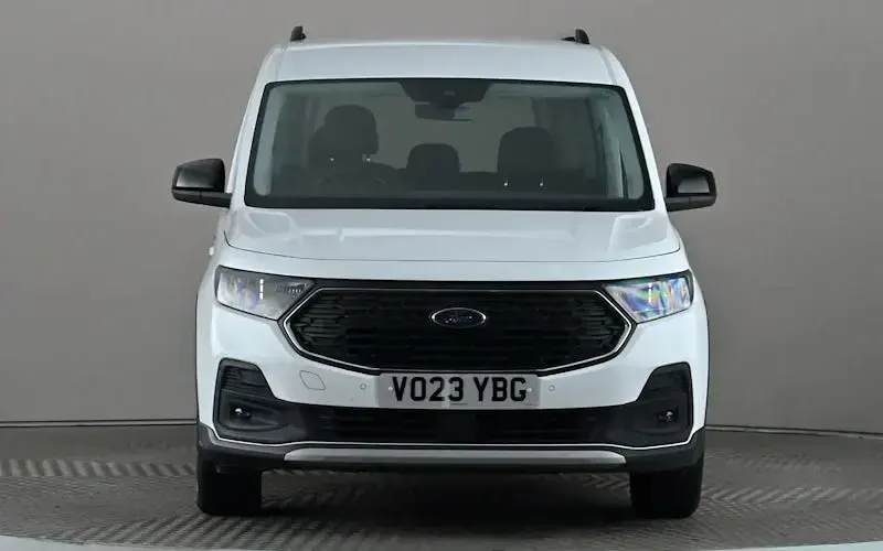 Used Ford Tourneo Active 114 HP (83 kW) 2024 Estate