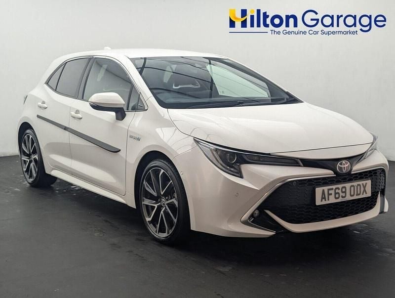 White Used 2020 Toyota Corolla Hatchback | £17,300 (Fair price) - Image 1/4