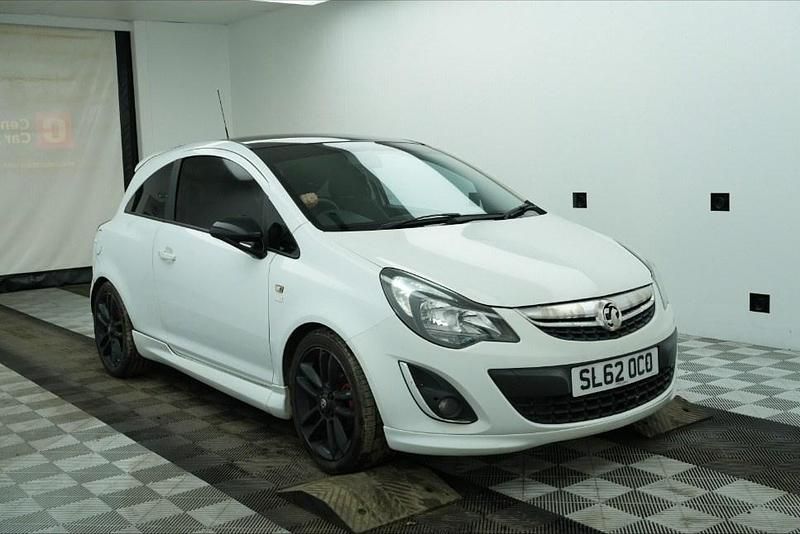 Second-hand Vauxhall Corsa Edition 2012 Alb Hatchback