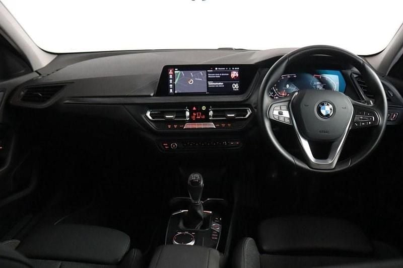 Used BMW 118 Sport Line 2022 Blue Hatchback