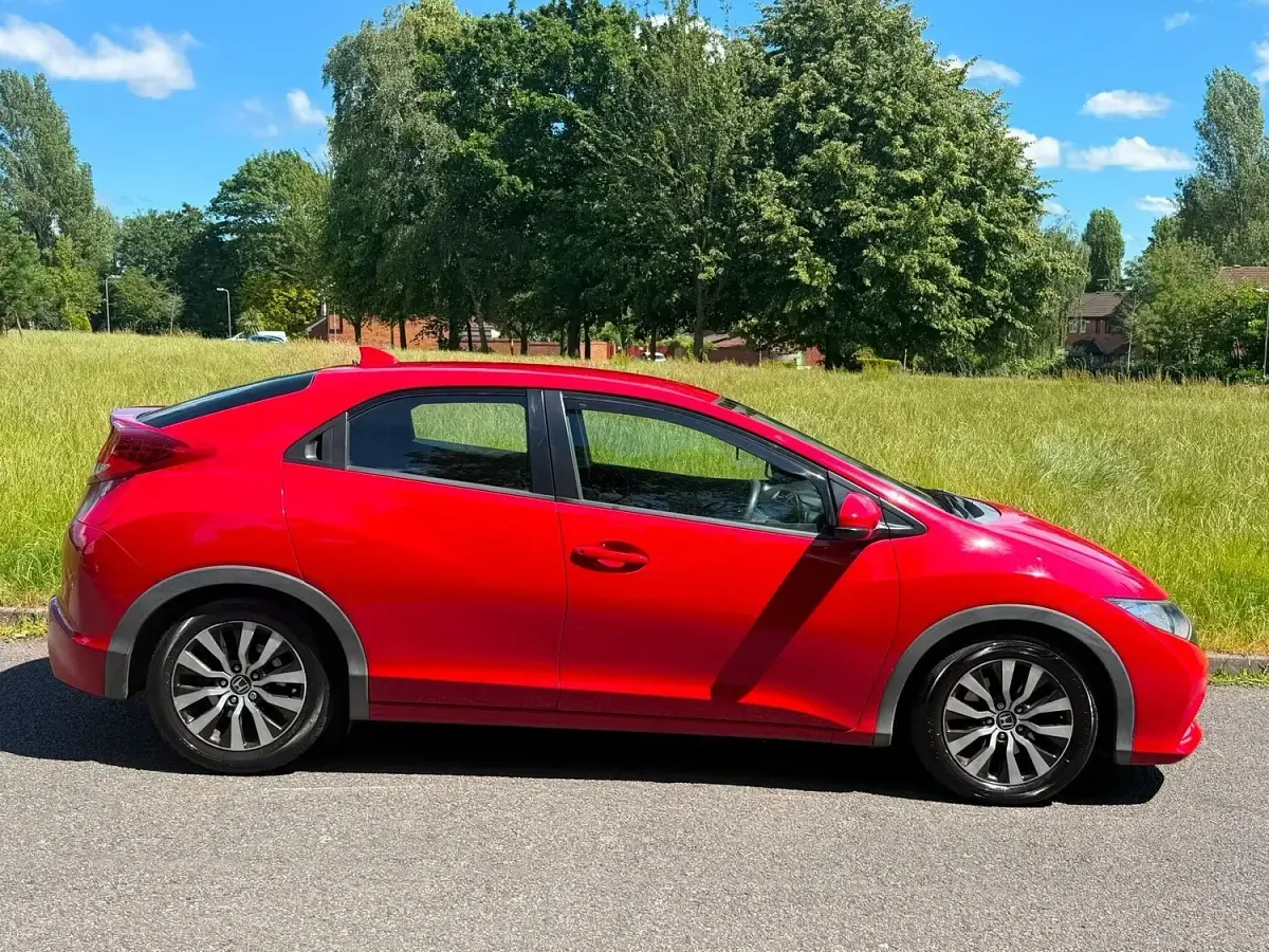 Used Honda Civic SE 2013 Red Hatchback