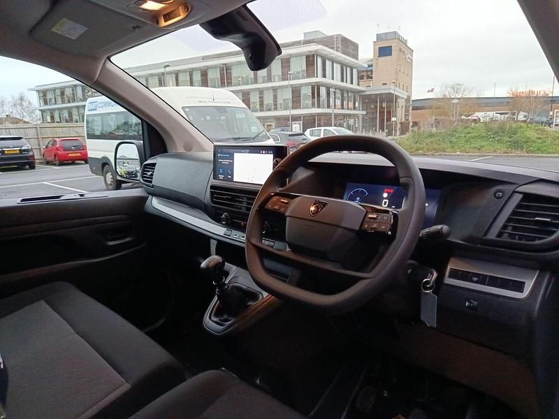 Second-hand Peugeot Expert 118 CP (86 kW) 2024 Alb Van