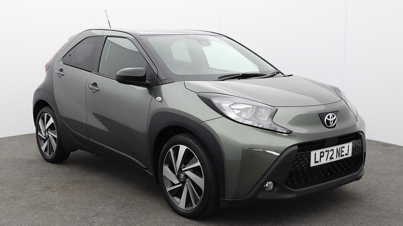 Used Toyota Aygo X 72 HP (52 kW) 2023 Green SUV