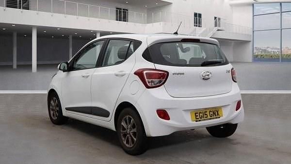 Used Hyundai i10 Premium 87 HP (63 kW) 2015 White Hatchback
