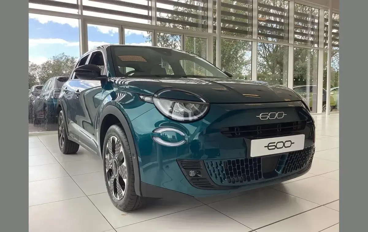 New Fiat 600 99 HP (72 kW) 2026 Green SUV