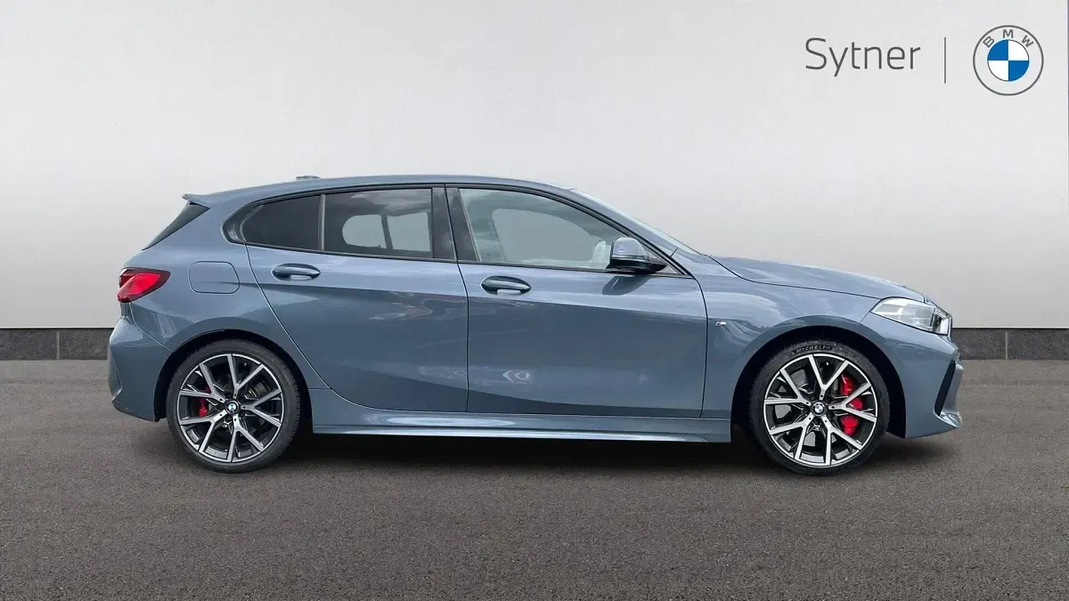 Begagnad BMW 128 Shadowline 261 HK (191 kW) 2022 Grå