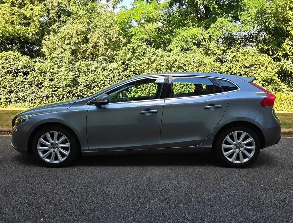 Used Volvo V40 SE Lux 152 HP (111 kW) 2015 Grey Hatchback
