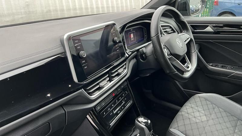 Used VW T-Roc R-line 150 HP (110 kW) 2022 Deep black SUV