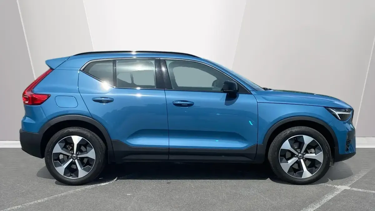 Used Volvo XC40 Plus 163 HP (119 kW) 2025 Blue SUV