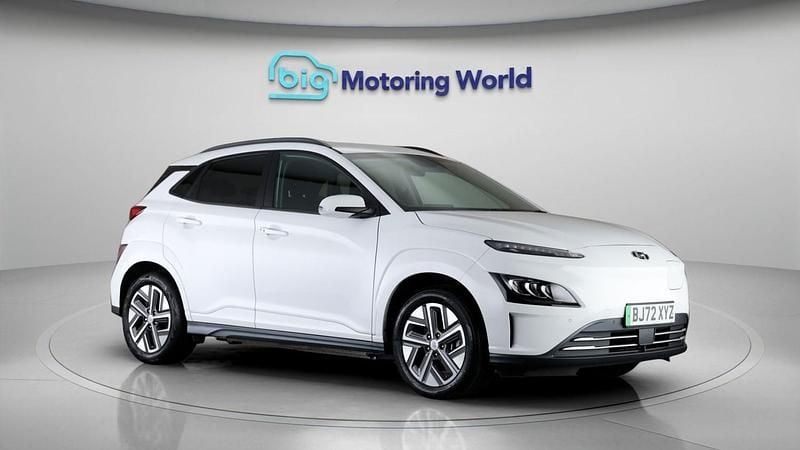 Used Hyundai Kona Premium 100 kW (136 HP) 2022 White SUV