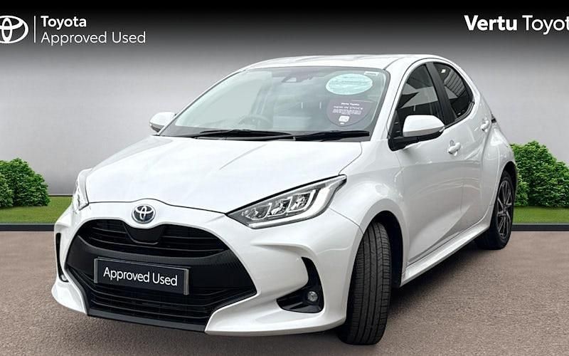 Used Toyota Yaris Hybrid Design 116 HP (85 kW) 2026 Hatchback