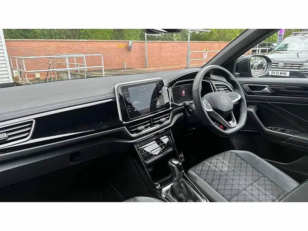 Used VW T-Roc R-line 150 HP (110 kW) 2025 Deep black pearl SUV