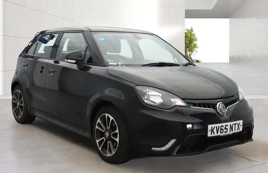 Usado MG MG3 106 HP (77 kW) 2016 Preto Citadino