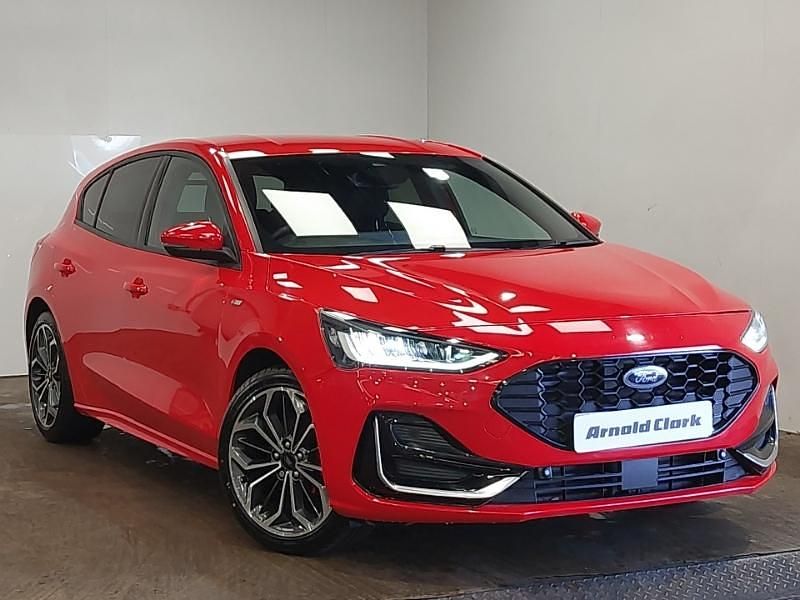 Used Ford Focus ST-Line 155 HP (114 kW) 2023 Red Hatchback