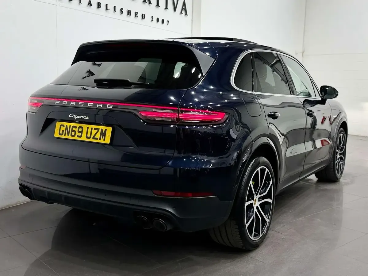 Used Porsche Cayenne 462 HP (339 kW) 2019 Blue SUV