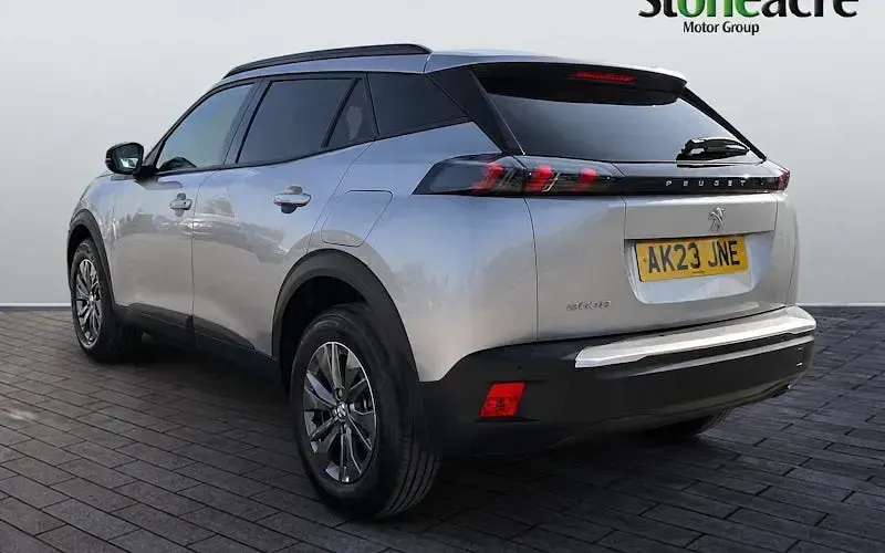 Used Peugeot 2008 Active+ 101 HP (74 kW) 2023 Grey SUV