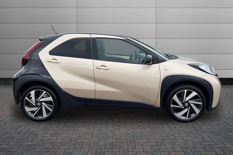 Used Toyota Aygo X 72 HP (52 kW) 2024 Ginger beige with black SUV