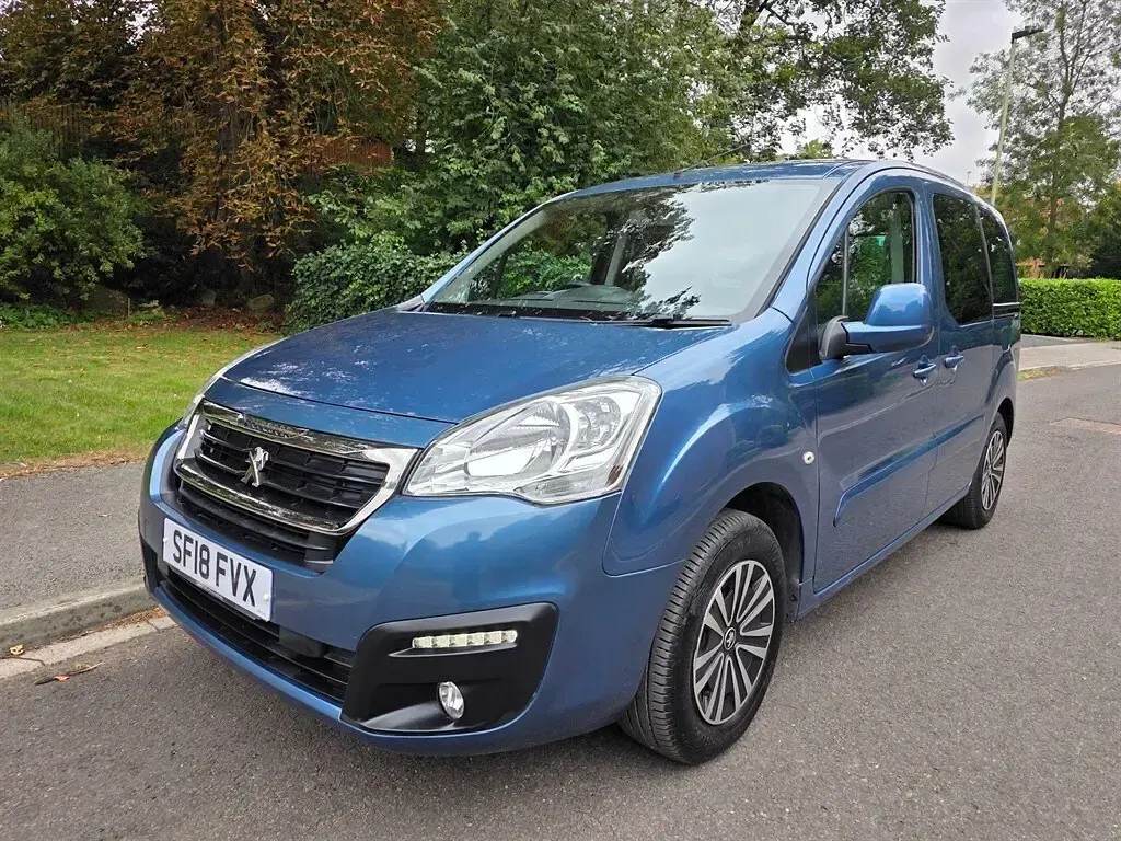 Used Peugeot Partner Tepee Allure 2018 Blue MPV