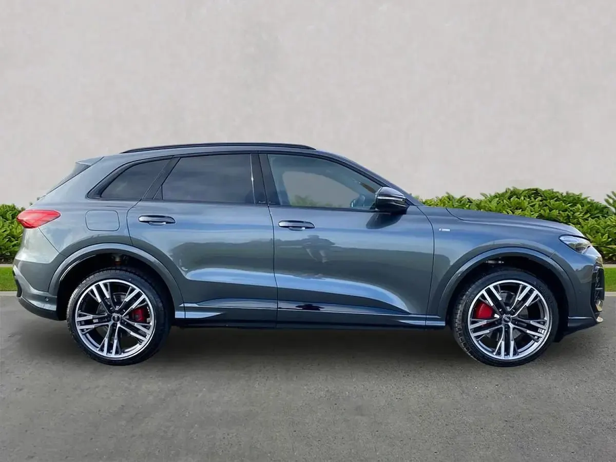 Used Audi Q5 Advanced 204 HP (150 kW) 2025 Grey SUV