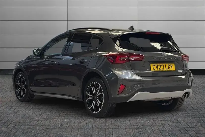 Usado Ford Focus Active X 125 HP (91 kW) 2023 Cinzento Citadino