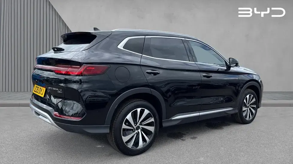 Used BYD Seal U Boost 218 HP (160 kW) 2025 Metallic  delan black SUV