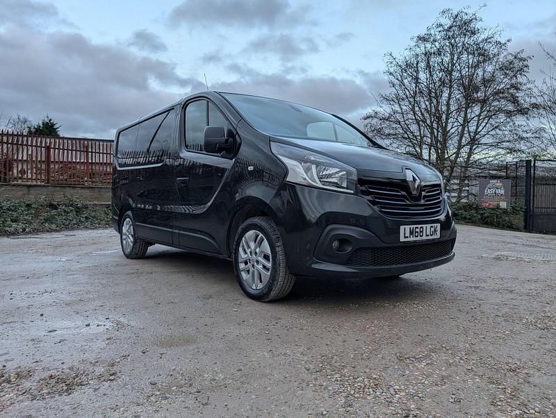 Used Renault Trafic 2018 Black MPV