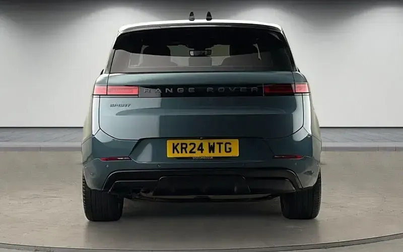 Second-hand Land Rover Range Rover Sport Autobiography 300 CP (220 kW) 2024 Verde SUV