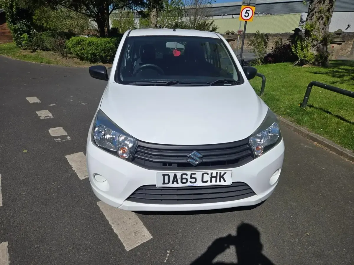 Używany Suzuki Celerio 68 KM (50 kW) 2015 Biały Hatchback