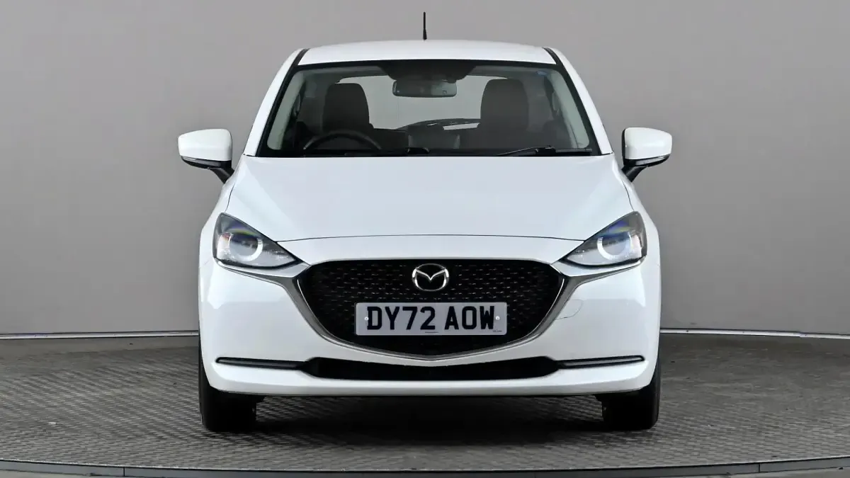 Usado Mazda 2 75 HP (55 kW) 2022 Branco Citadino