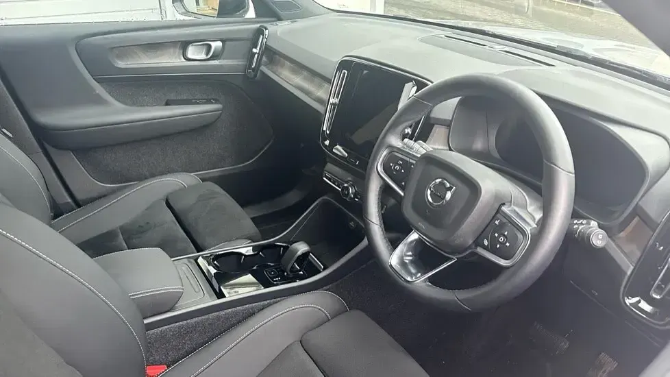 Used Volvo EX40 Plus 185 kW (252 HP) 2025 Silver SUV