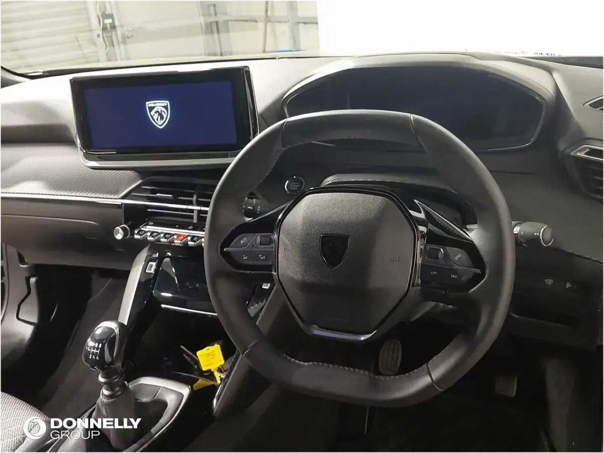 Used Peugeot 2008 Allure 129 HP (94 kW) 2024 Grey SUV