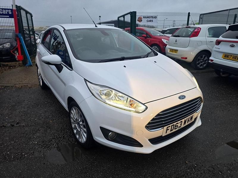 Used Ford Fiesta Titanium 2014 White Hatchback