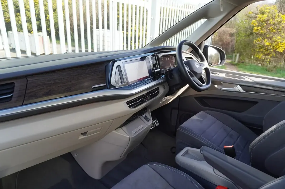 Used VW Multivan Style 150 HP (110 kW) 2025 Black MPV