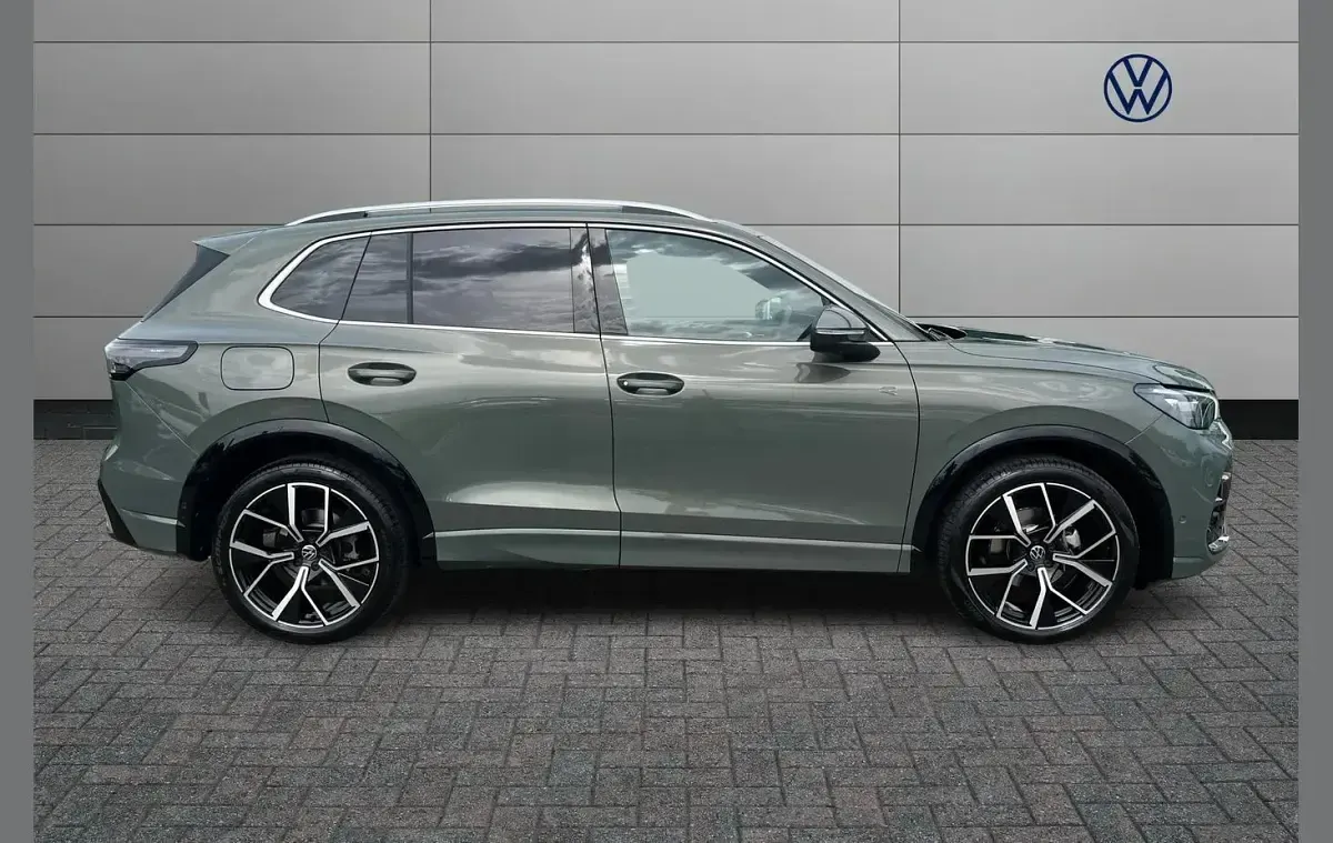 Used VW Tiguan R-line 147 HP (108 kW) 2025 Green SUV