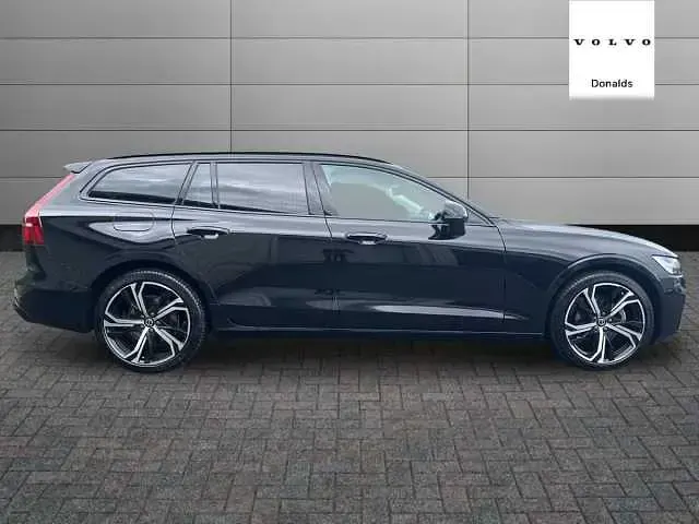 Used Volvo V60 Plus 194 HP (142 kW) 2025 Black Estate