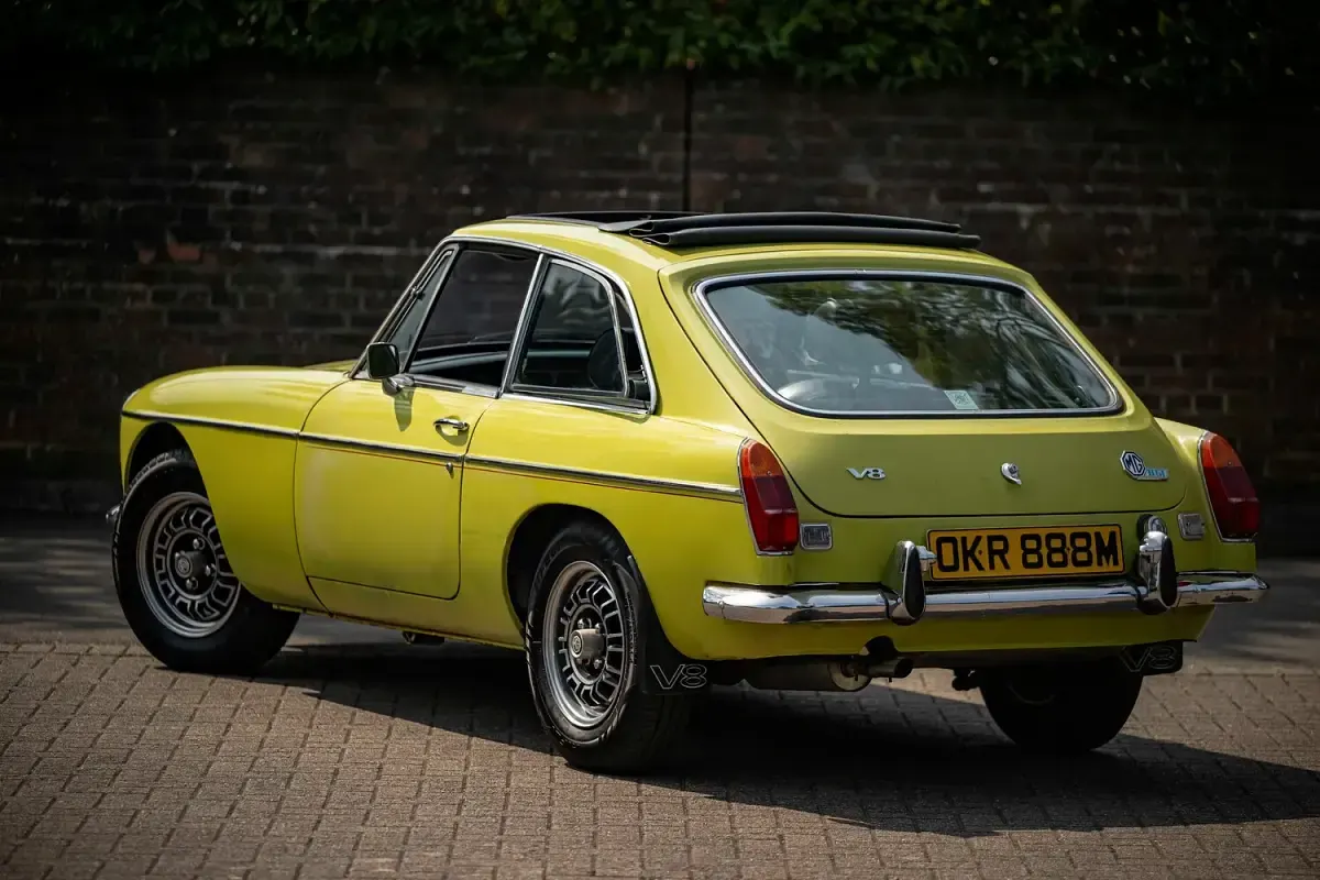 Used MG B GT 1974 Yellow Coupe