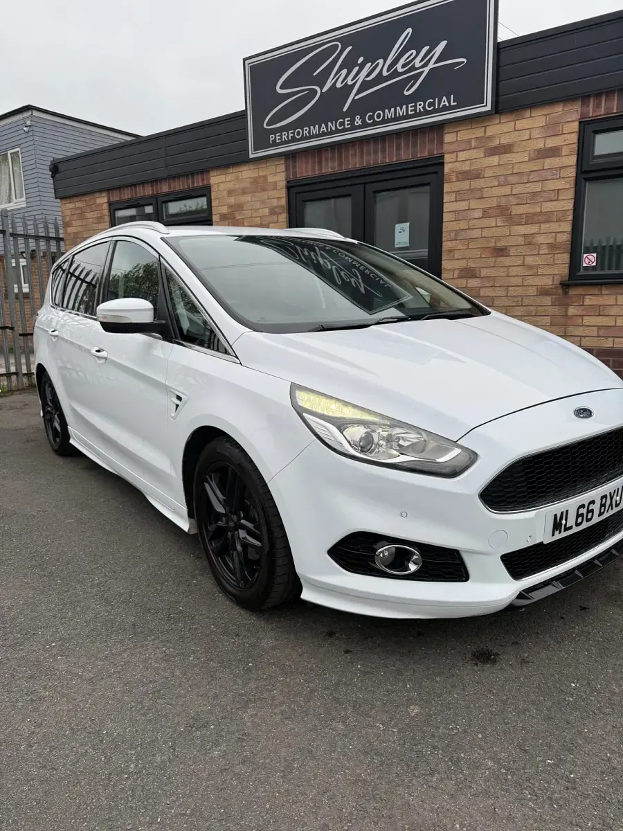 Usado Ford S-MAX Sport 180 HP (132 kW) 2016 Branco Monovolume