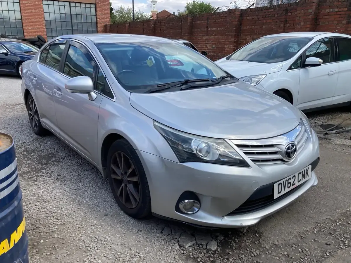 Used Toyota Avensis 124 HP (91 kW) 2013 Silver Sedan