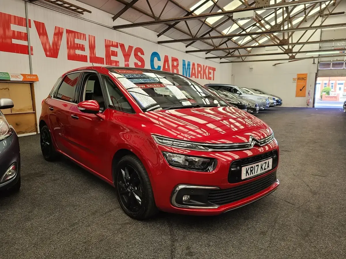 Used Citroën C4 Picasso Flair 2017 Red MPV