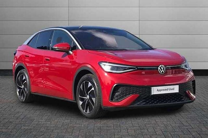 Kings red with black roof Used 2024 VW ID.5 Pro SUV | £27,195 (Good price) - Image 1/4