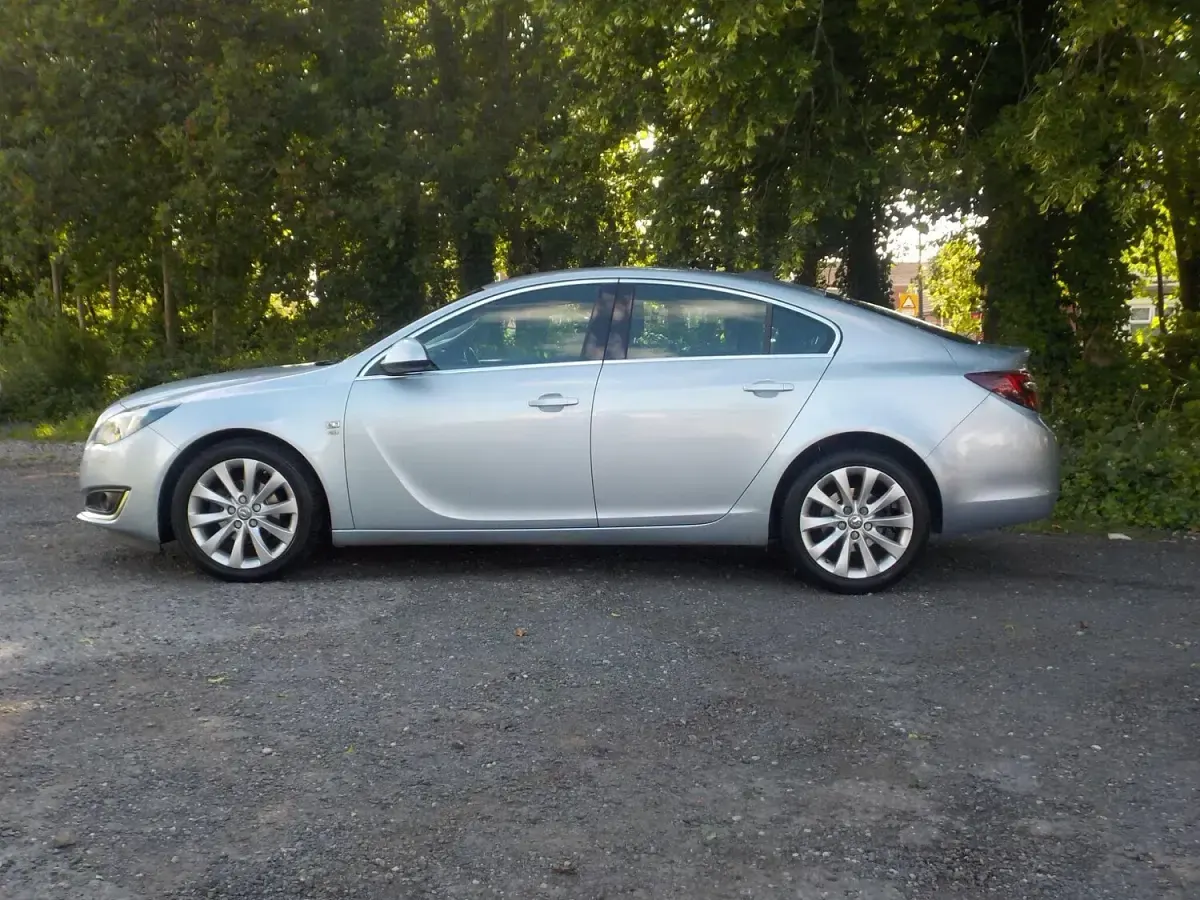Used Vauxhall Insignia Elite 136 HP (100 kW) 2016 Silver Hatchback