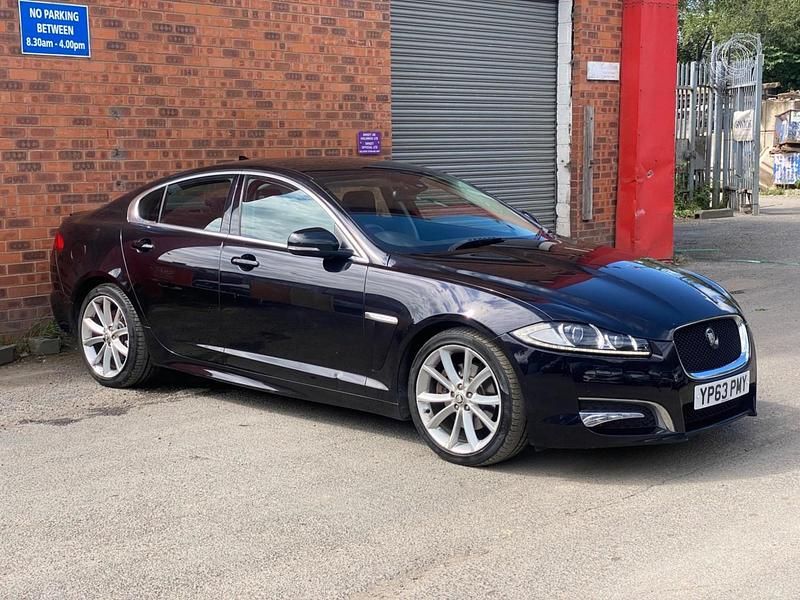 Usado Jaguar XF S 200 HP (147 kW) 2014 Preto Sedan