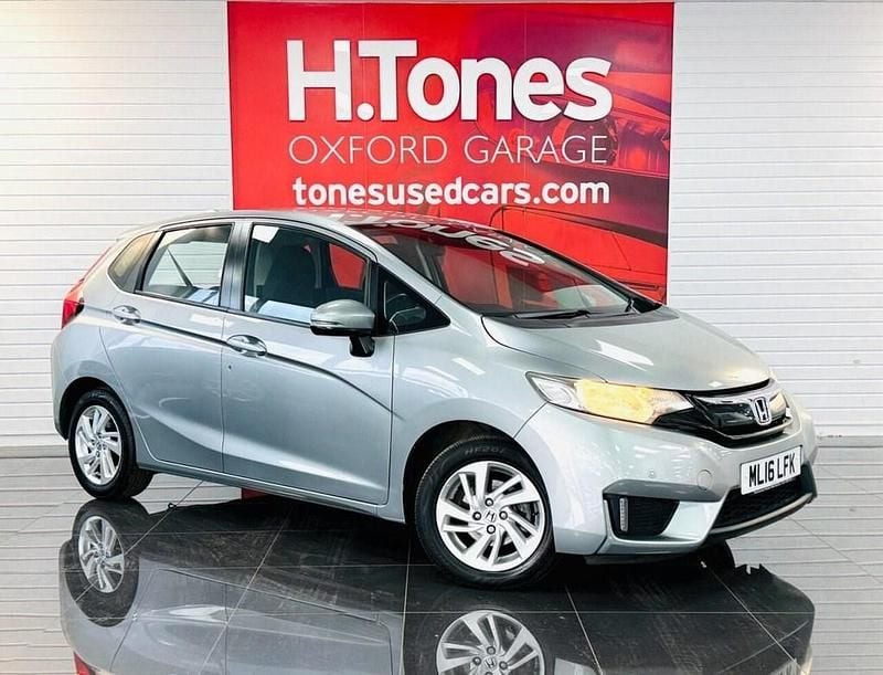 Second-hand Honda Jazz SE 102 CP (75 kW) 2016 Argintiu Hatchback