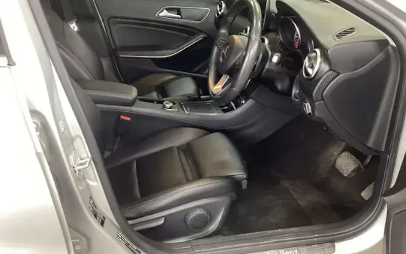 Used Mercedes A180 Premium 109 HP (80 kW) 2018 Silver Hatchback
