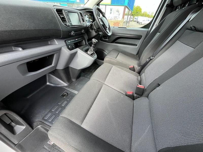 Used Peugeot Expert Premium 100 HP (73 kW) 2023 White Van