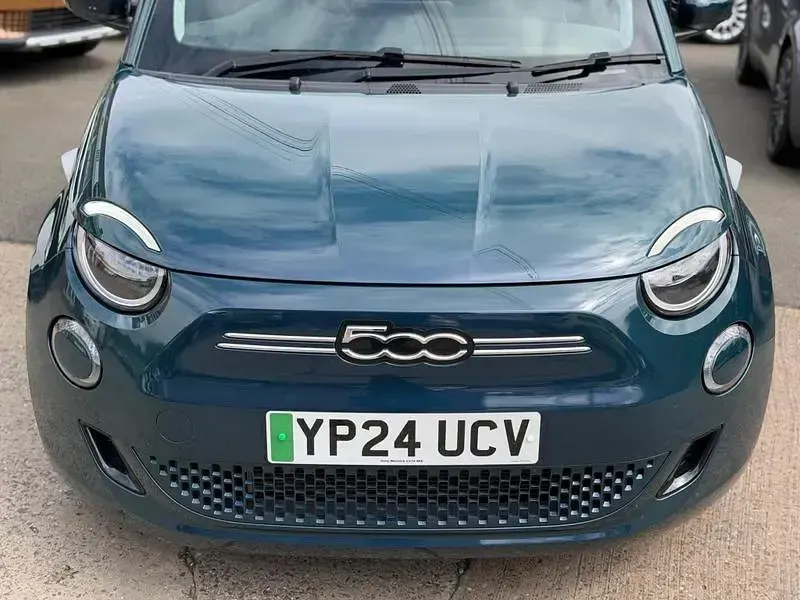 Używany Fiat 500e 86 kW (118 KM) 2024 Zielony Hatchback