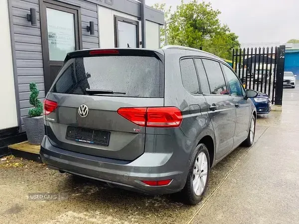 Used VW Touran SE 115 HP (84 kW) 2017 Grey MPV