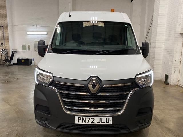 White Used 2022 Renault Master Business Van | £15,989 (Fair price) - Image 1/4