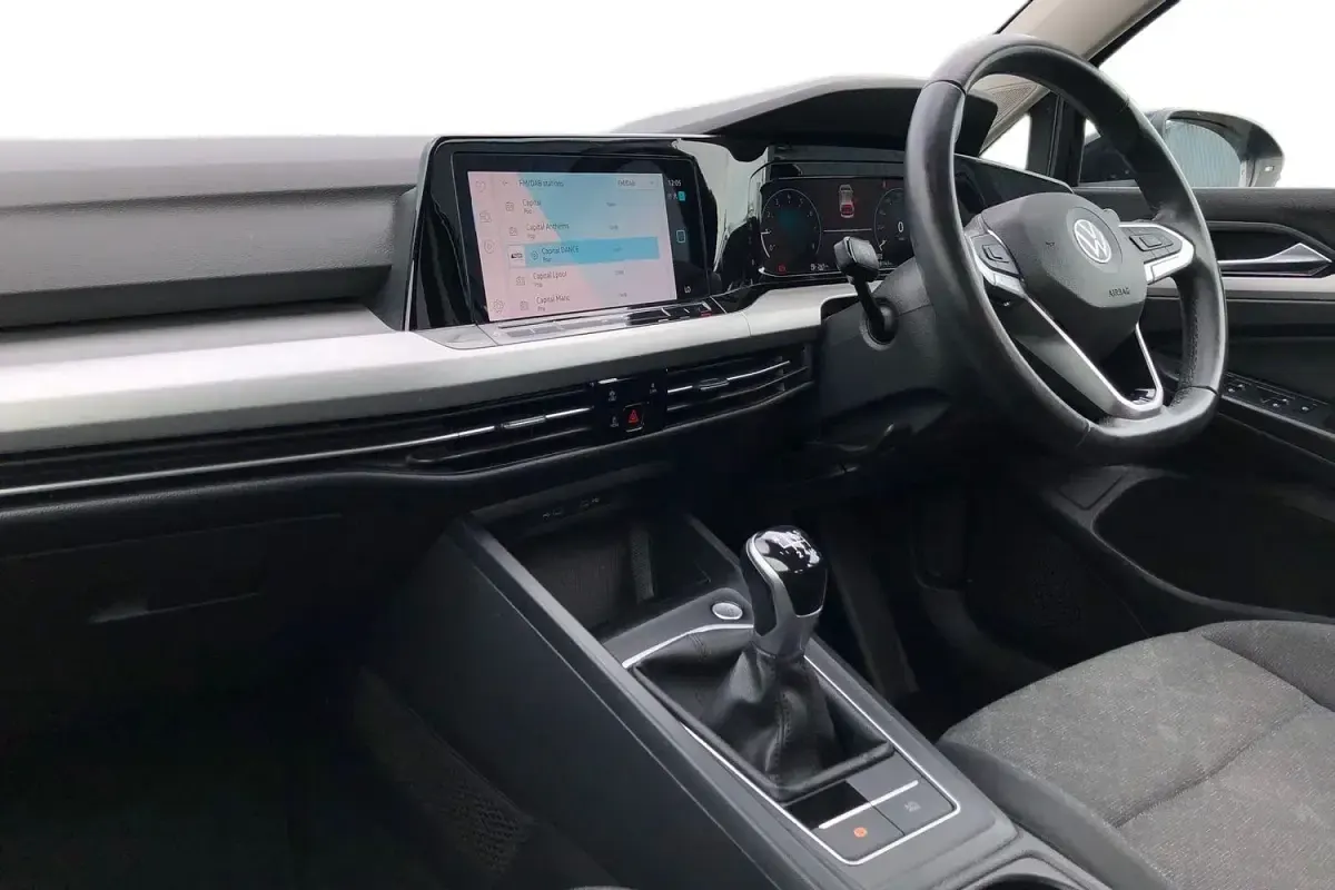 Second-hand VW Golf VII Pro 150 CP (110 kW) 2020 Negru Hatchback