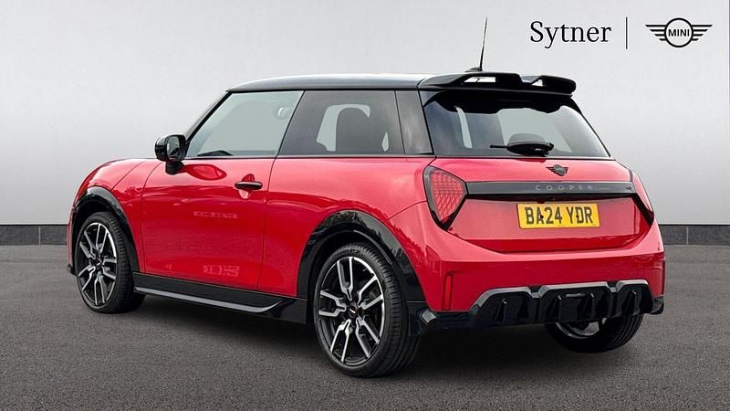 Usado Mini Cooper Sport 154 CV (113 kW) 2024 Rojo Utilitario